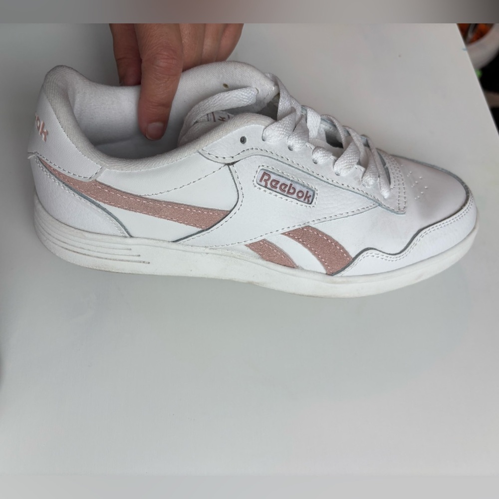 Women's Reebok Court Advance Shoes 7.5 white/dusty pink